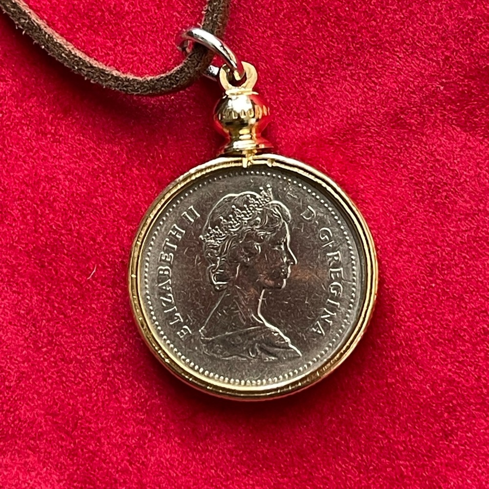 Canada vintage Coin Pendant Necklace